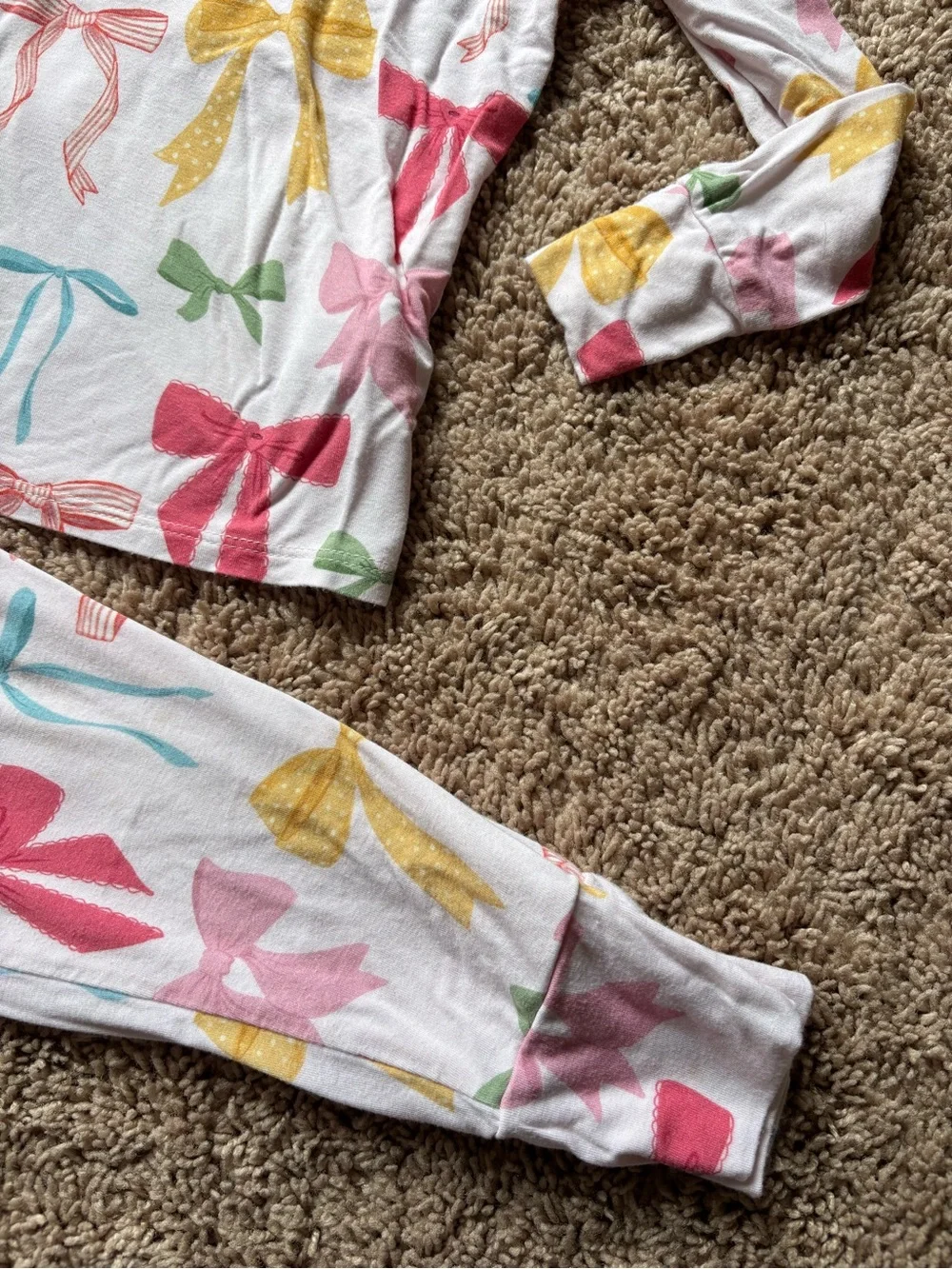 Bow-Print Long Sleeve Pajama Set - Multicolor Bows: Posh Peanut 3T-4T